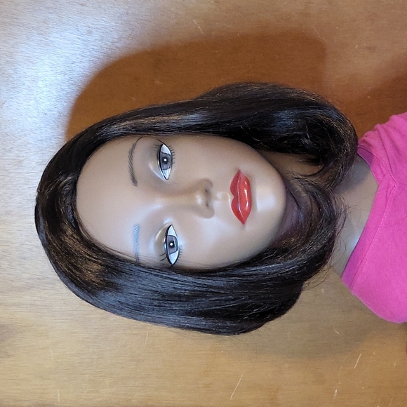 Short Brown Bob Wig - Picture 2 of 5